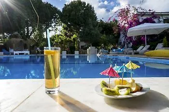 Leamira Hotel 2*