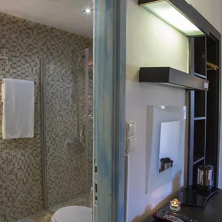 Leamira Hotel 2*