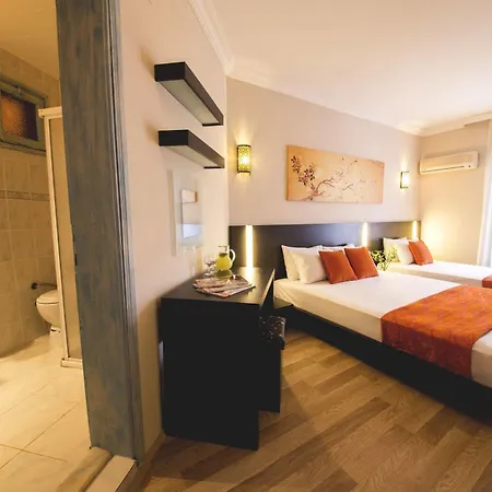 Hotel Leamira 2*